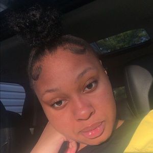 Meet your Posher, Laila